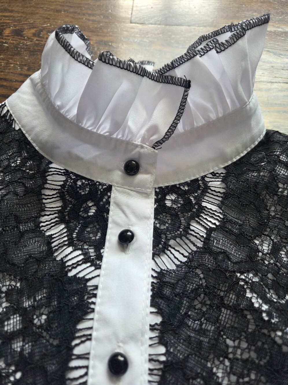 Women's White & Black Lace Victorian Style Gothic Blouse High Ruffled Collar - Picture 9 of 11